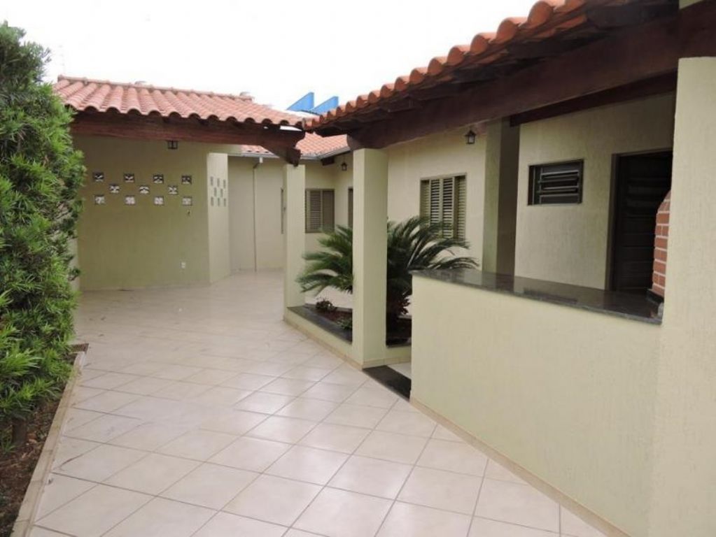 Imobiliária Freitas Neto em Alfenas - Av. Henrique Munhoz Garcia, 367/363 - JARDIM BOA ESPERANCA